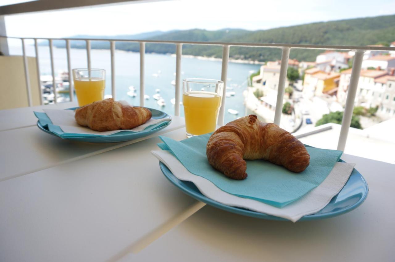 Apartment Layla - Intermezzo With Sea View In Center Of Rabac Eksteriør billede