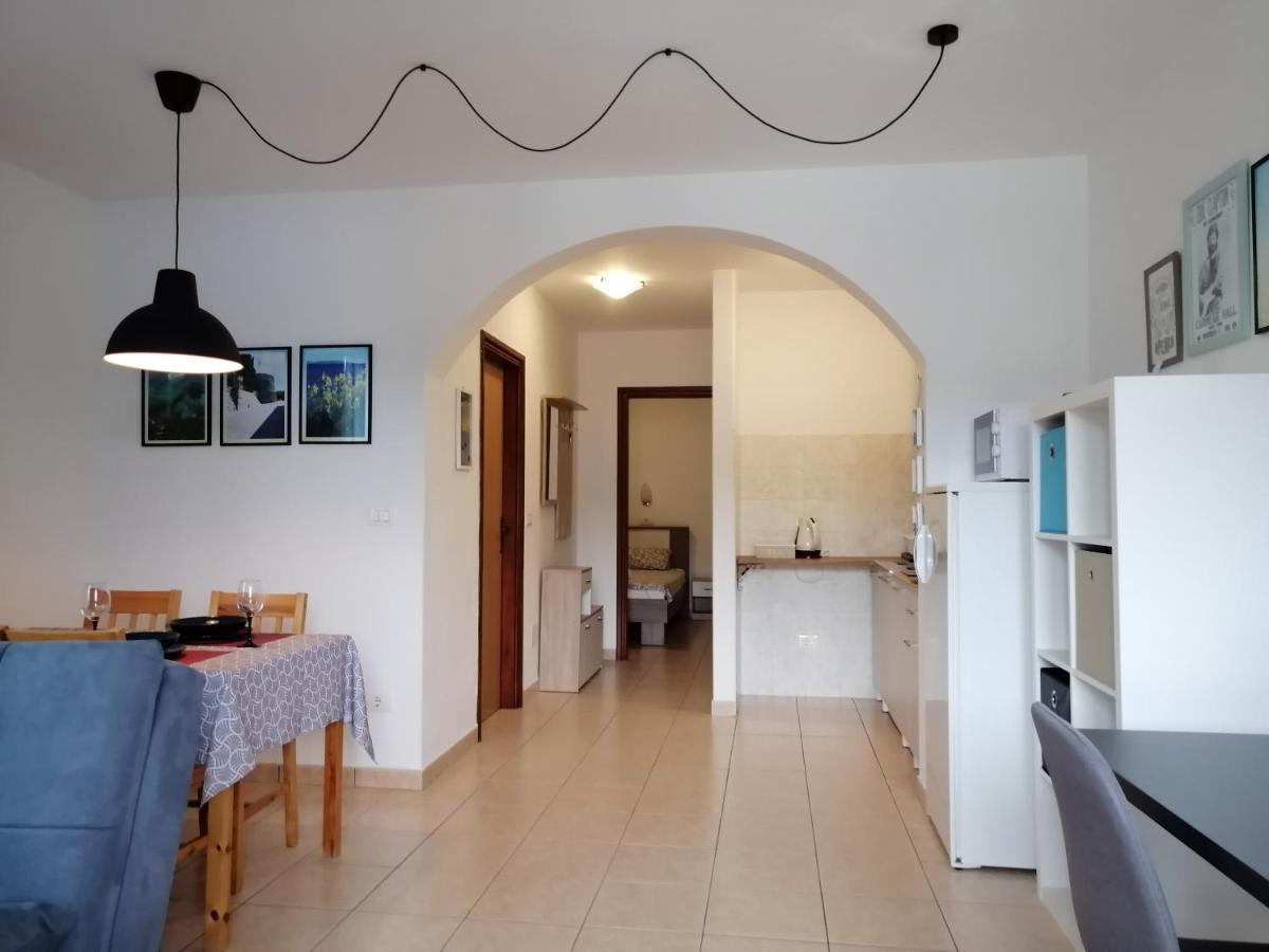 Apartment Layla - Intermezzo With Sea View In Center Of Rabac Eksteriør billede