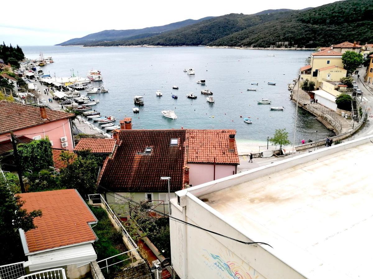 Apartment Layla - Intermezzo With Sea View In Center Of Rabac Eksteriør billede