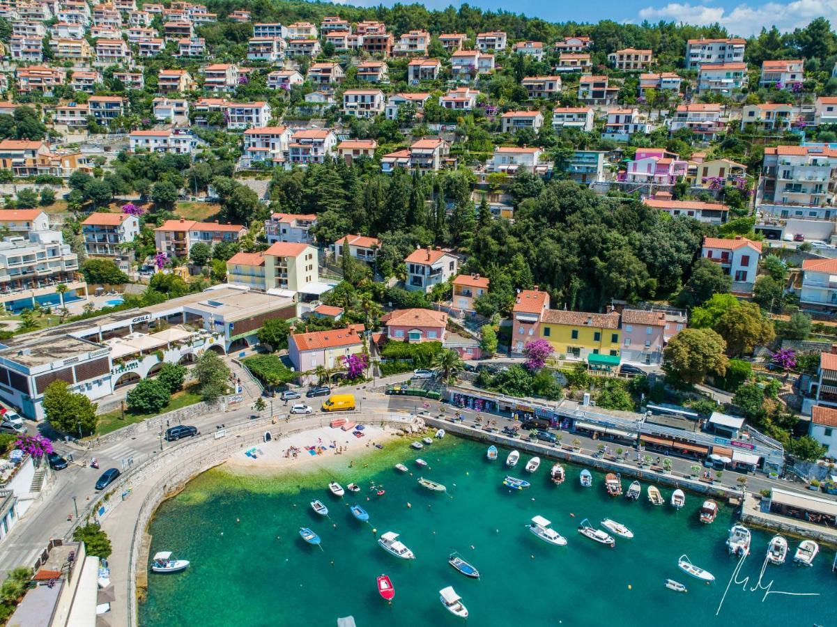 Apartment Layla - Intermezzo With Sea View In Center Of Rabac Eksteriør billede